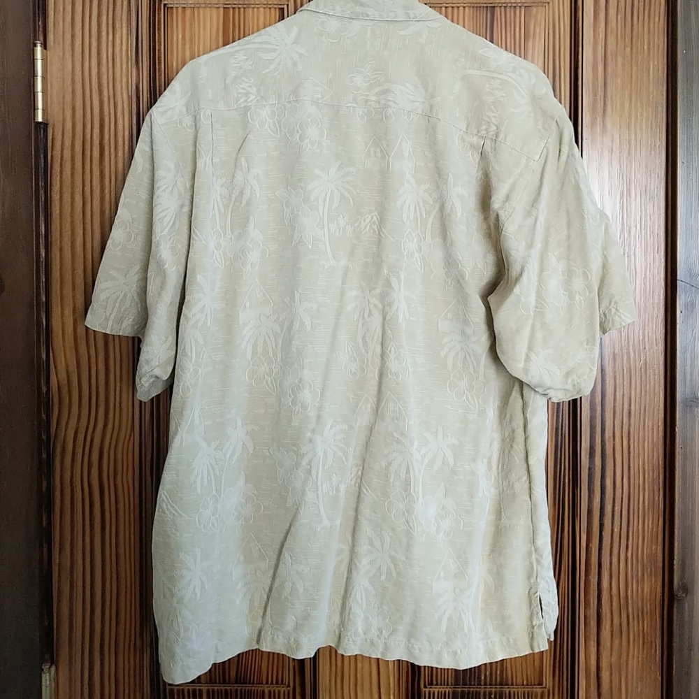 Brand New Tommy Bahama Silk Button Up - Picture 4 of 4